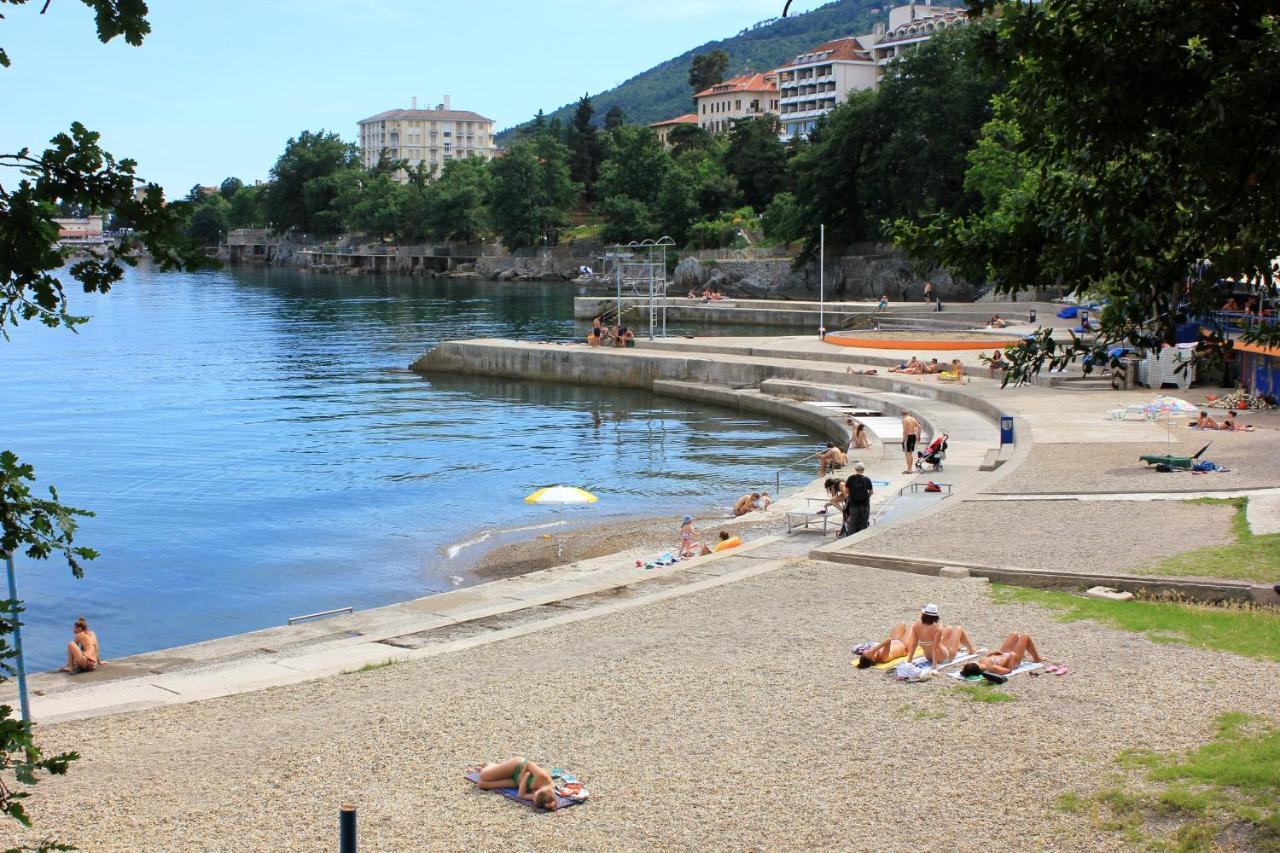 Family Friendly Apartments With A Swimming Pool Lovran, Opatija - 14178 Zewnętrze zdjęcie