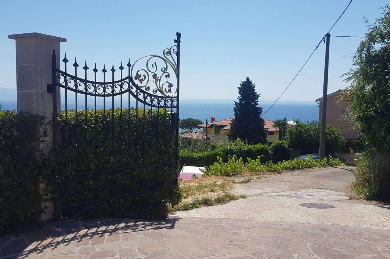 Family Friendly Apartments With A Swimming Pool Lovran, Opatija - 14178 Zewnętrze zdjęcie